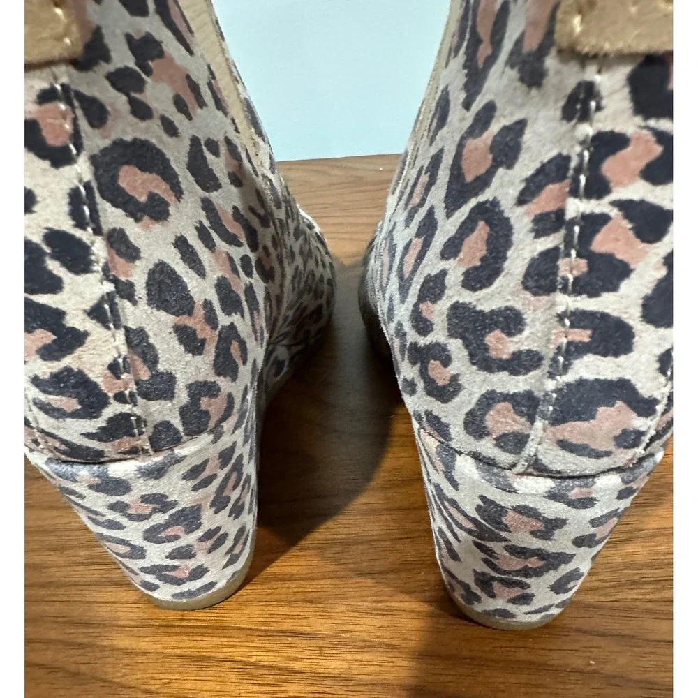TOMS Leopard Print Wedge Ankle Booties Womens Size 6.5 Chelsea Pull On Boots
